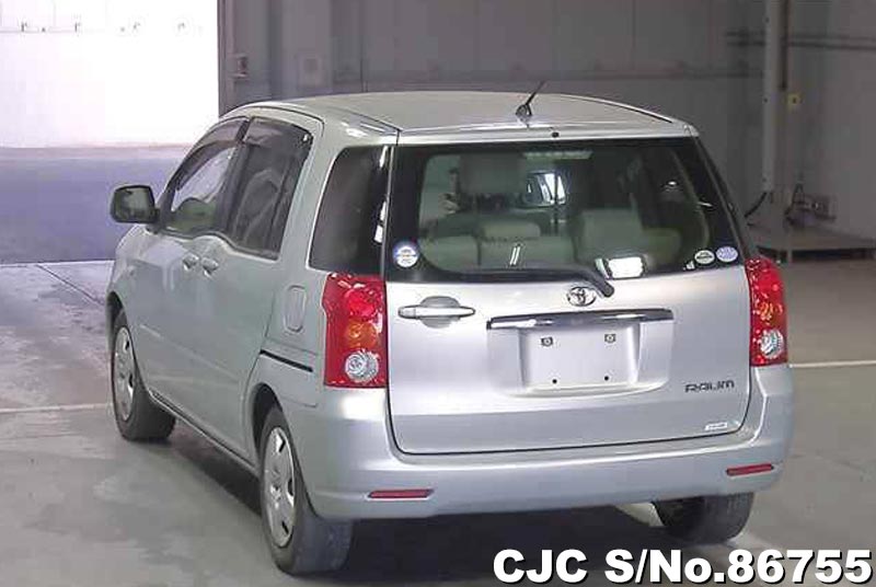 Toyota raum 2006